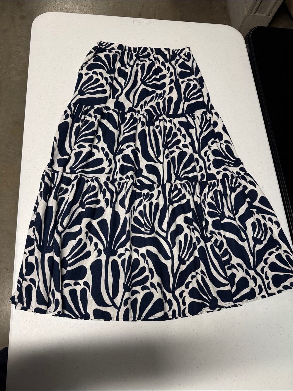 Christian Siriano Tiered Floral Print Maxi Skirt - Navy and White